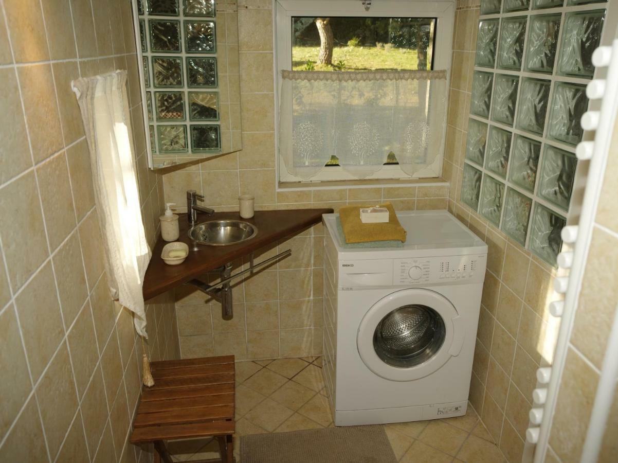 Sous Les Chenes Villa Lussan  Ngoại thất bức ảnh